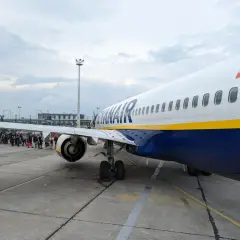 Co można przewieźć do Anglii samolotem: kompletna lista dozwolonych rzeczy