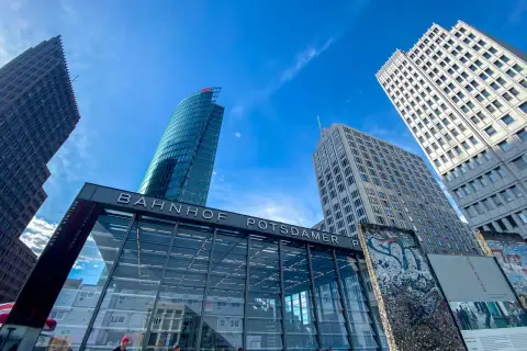 Jak najtaniej dojechać do Berlina? Odkryj tanie opcje transportu