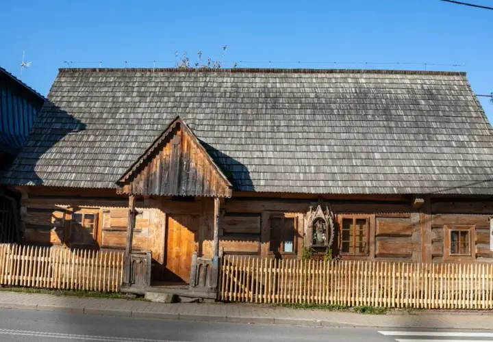 Chochołów skansen: odkryj piękno drewnianej architektury i historii