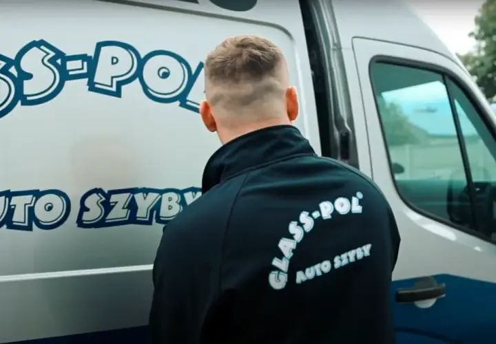 Bezpieczny transport szyby samochodowej - Kluczowe zasady i porady