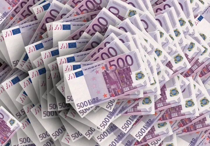Ile waluty można przewieźć przez granicę – kluczowe informacje, które musisz znać