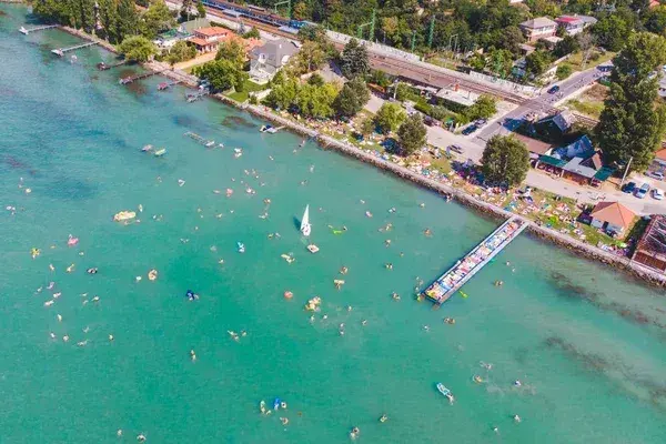 Węgry Balaton - Spotkanie z błękitnym pięknem na wakacjach w sercu Europy