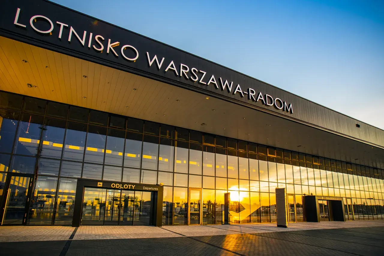 Poznaj prawdziwe kulisy powstania lotniska w Radomiu - kto za tym stoi
