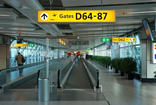 Zdjęcie Co to jest gate na lotnisku i jak wpływa na twoją podróż?